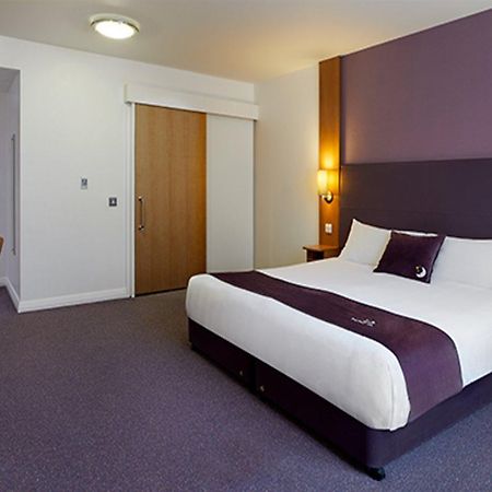 Premier Inn Warrington South Exterior foto
